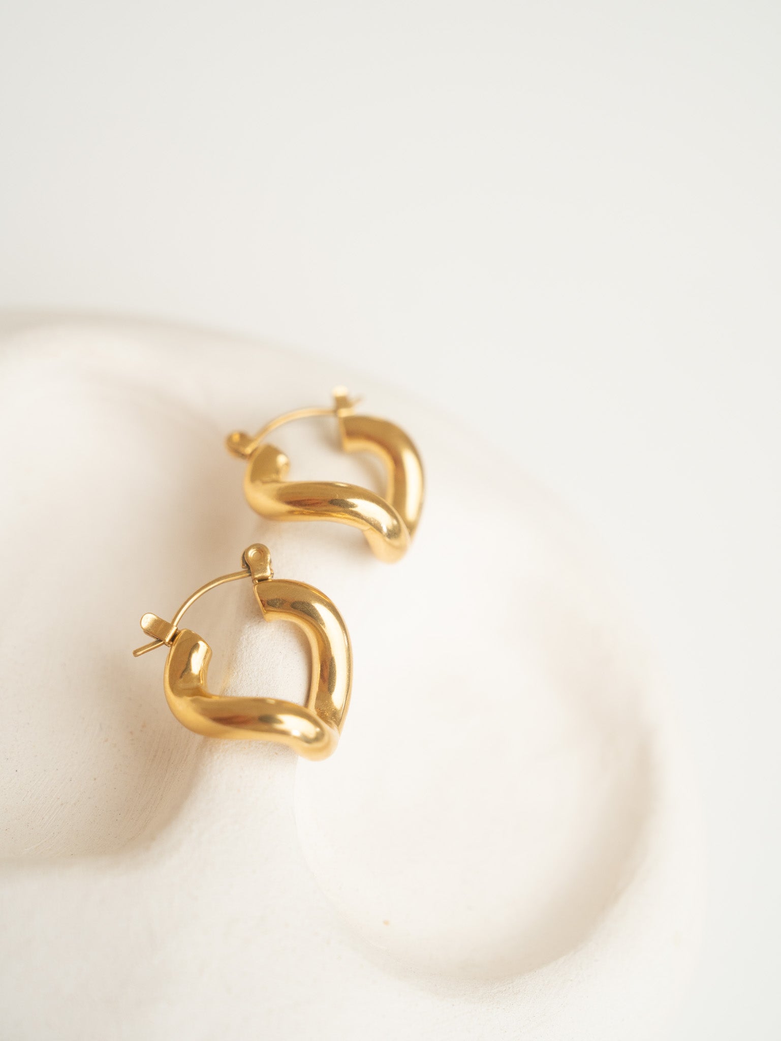 Bixby and Co Zig Hoops in gold 